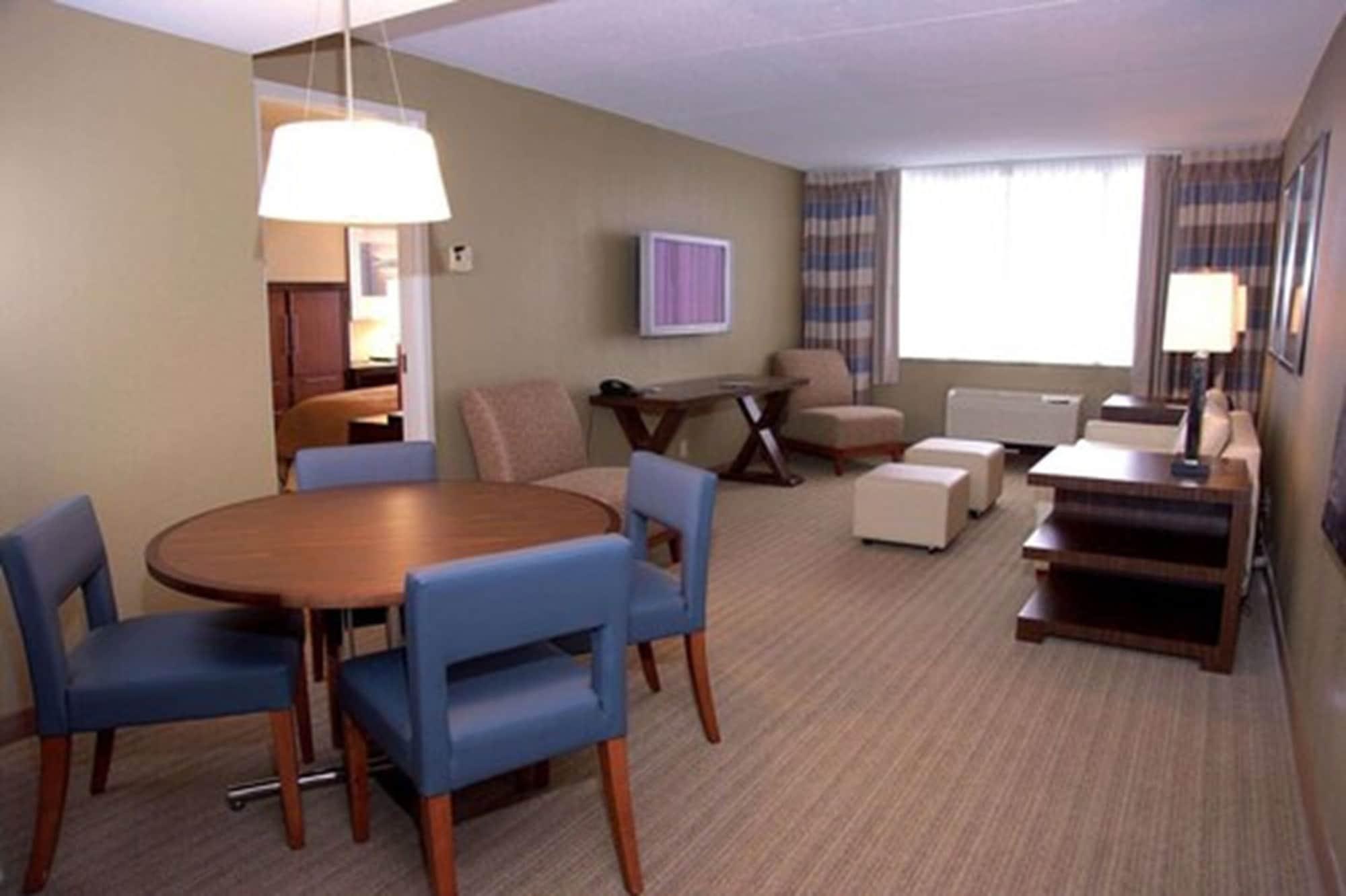 圣路易斯西港希尔顿逸林酒店 马里兰高地 客房 照片
